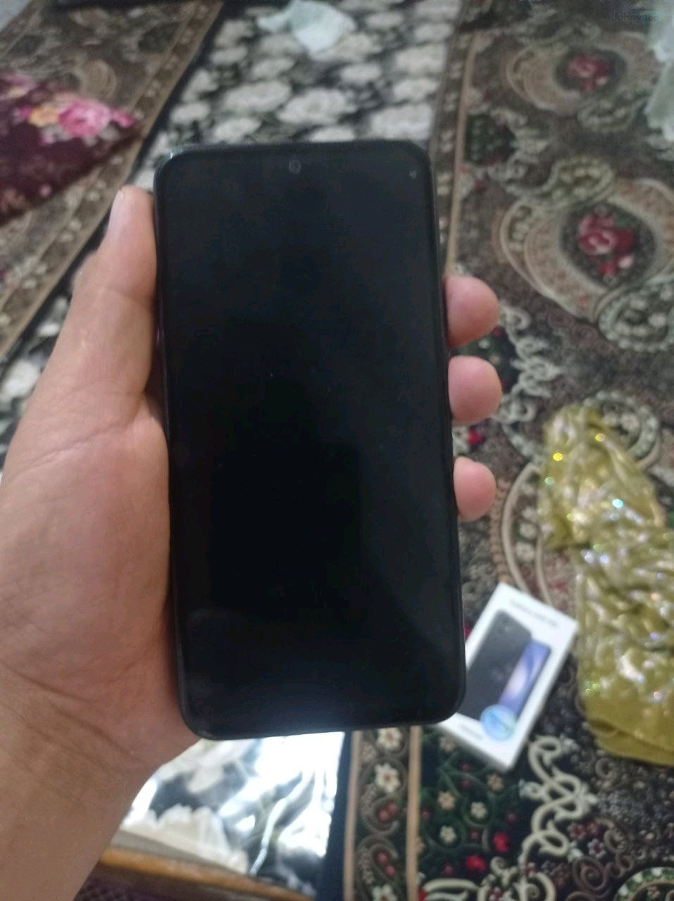 Samsung Galaxy A54 5G smartfoni sotiladi, Qarshi