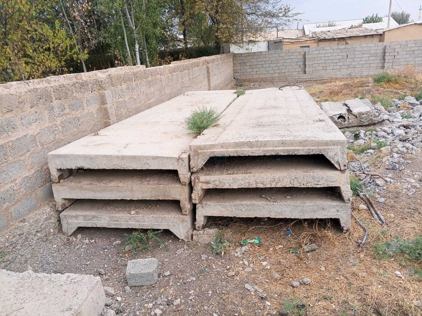 Temir-beton plitalar (12 dona) sotiladi, Gʻallaorol