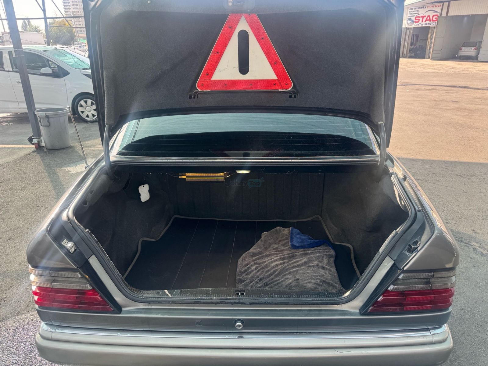 Продаётся Mercedes-Benz 124 (двигатель 104), Яшнабад — мотор, коробка и ходовая в порядке, кондиционер и люк работают — 5