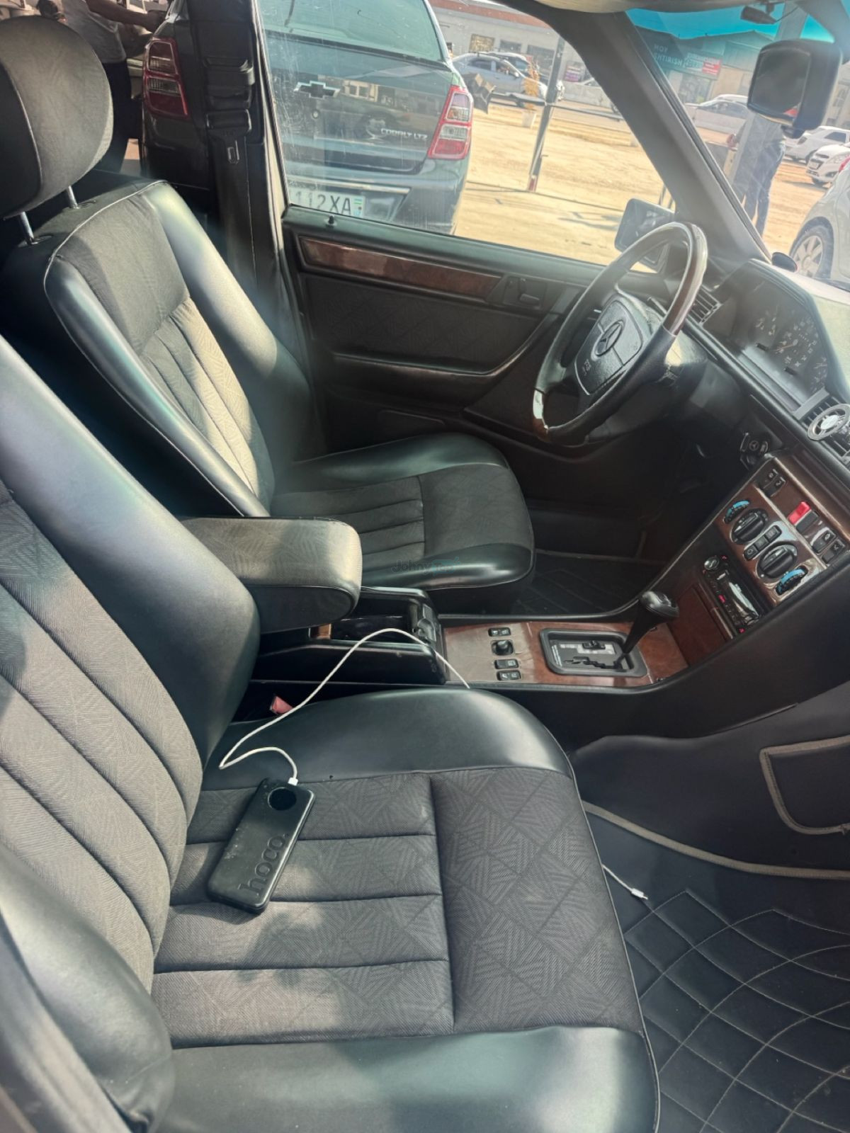 Продаётся Mercedes-Benz 124 (двигатель 104), Яшнабад — мотор, коробка и ходовая в порядке, кондиционер и люк работают — 7