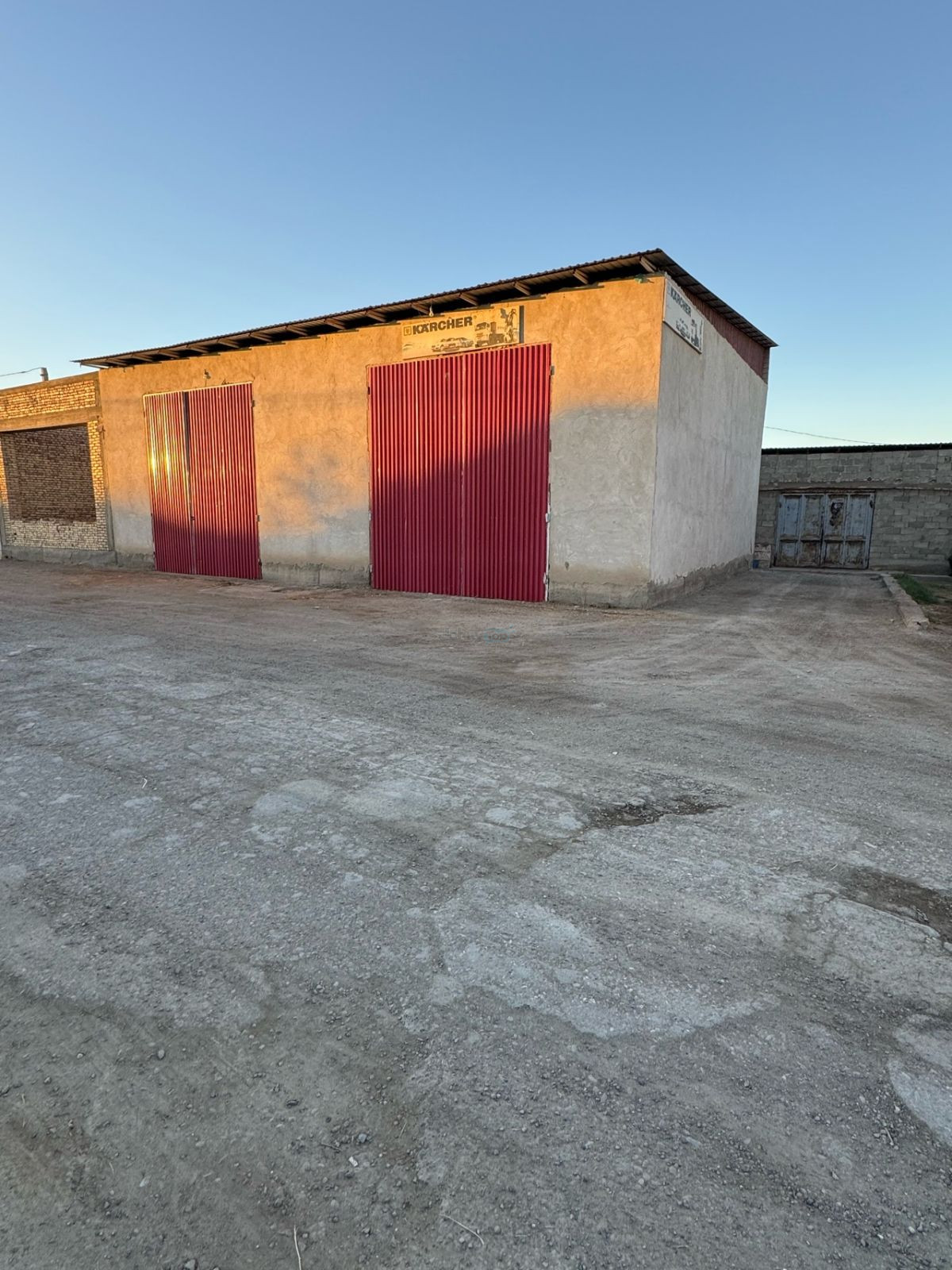 Commercial building for sale in Kogon (suitable for auto service, warehouse) — 2