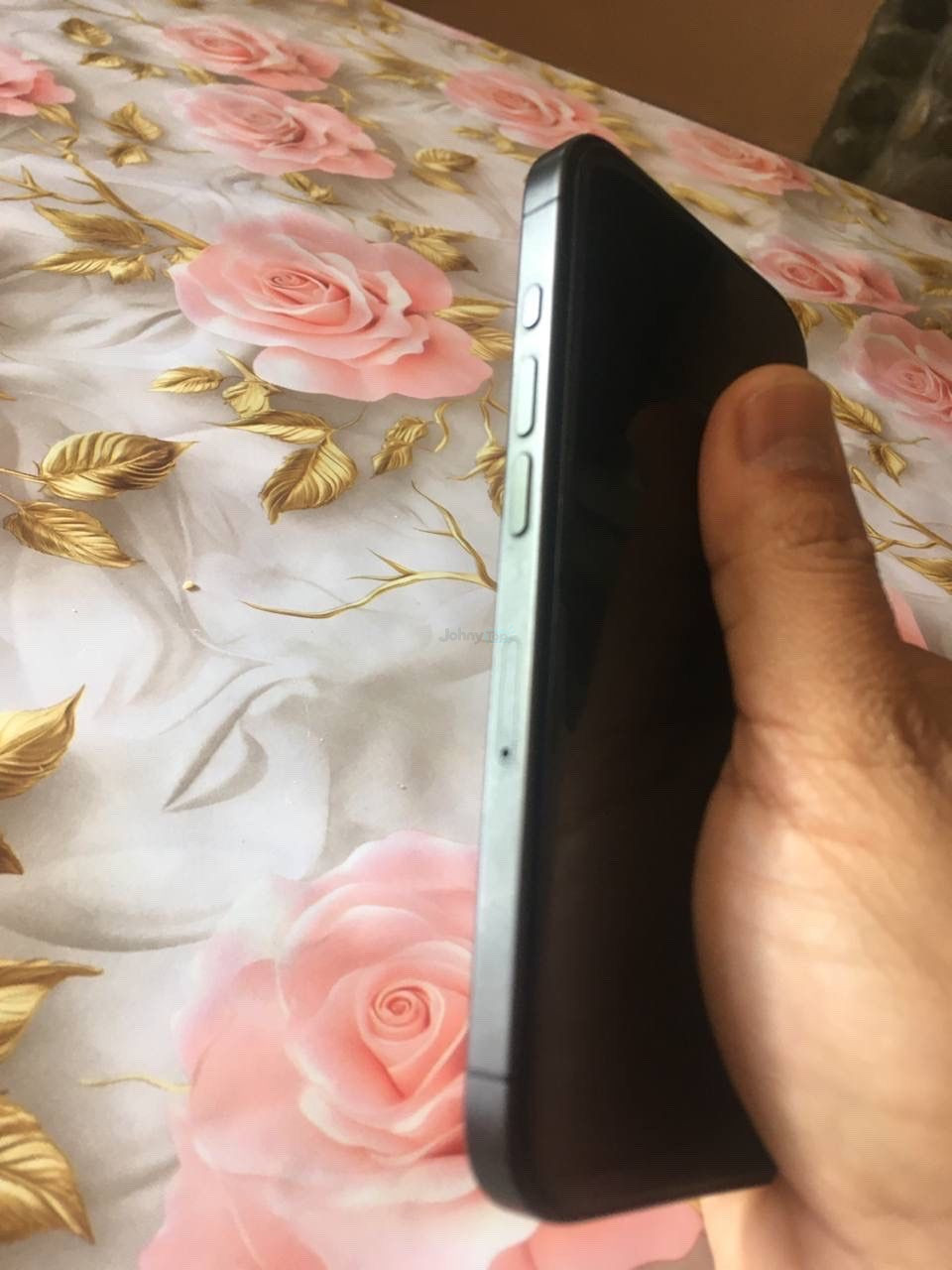 iPhone 15 Pro 128 GB, qora rang, Olmazor — sotiladi — 2