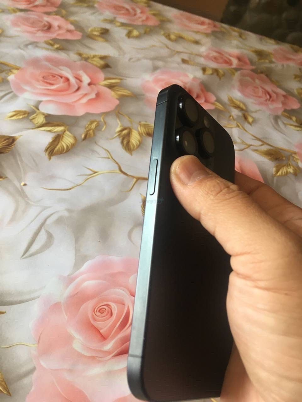 iPhone 15 Pro 128 GB, qora rang, Olmazor — sotiladi — 3