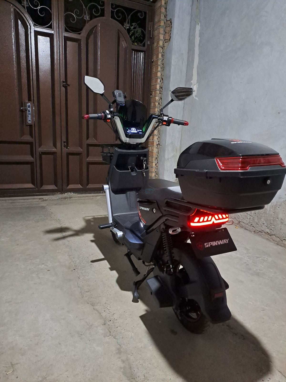 Spinway skuteri 2026, bonusga kaska, Samarqand sotiladi — 2