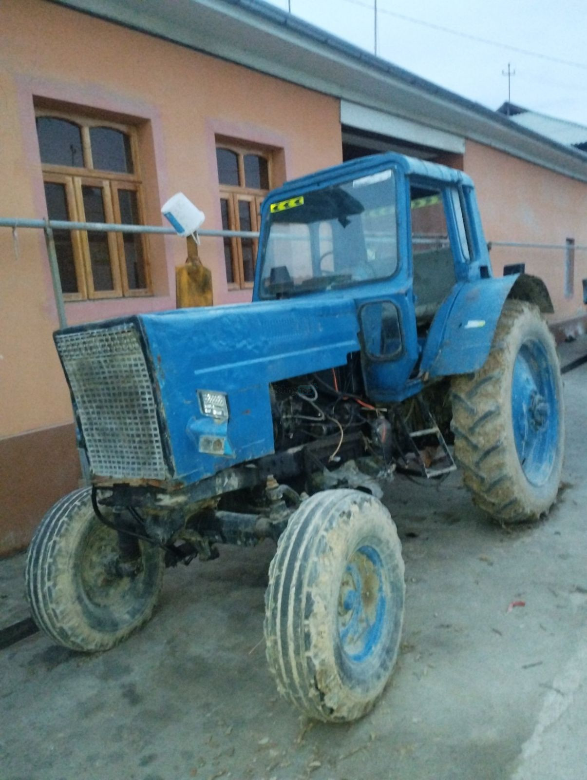 Belarus 80 tractor with equipment for sale, Oqqorgon — 2