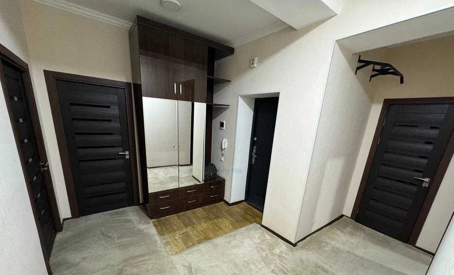 Mirobodda 4 xonali kvartira ijaraga beriladi, Golden House, 82 m² — 2