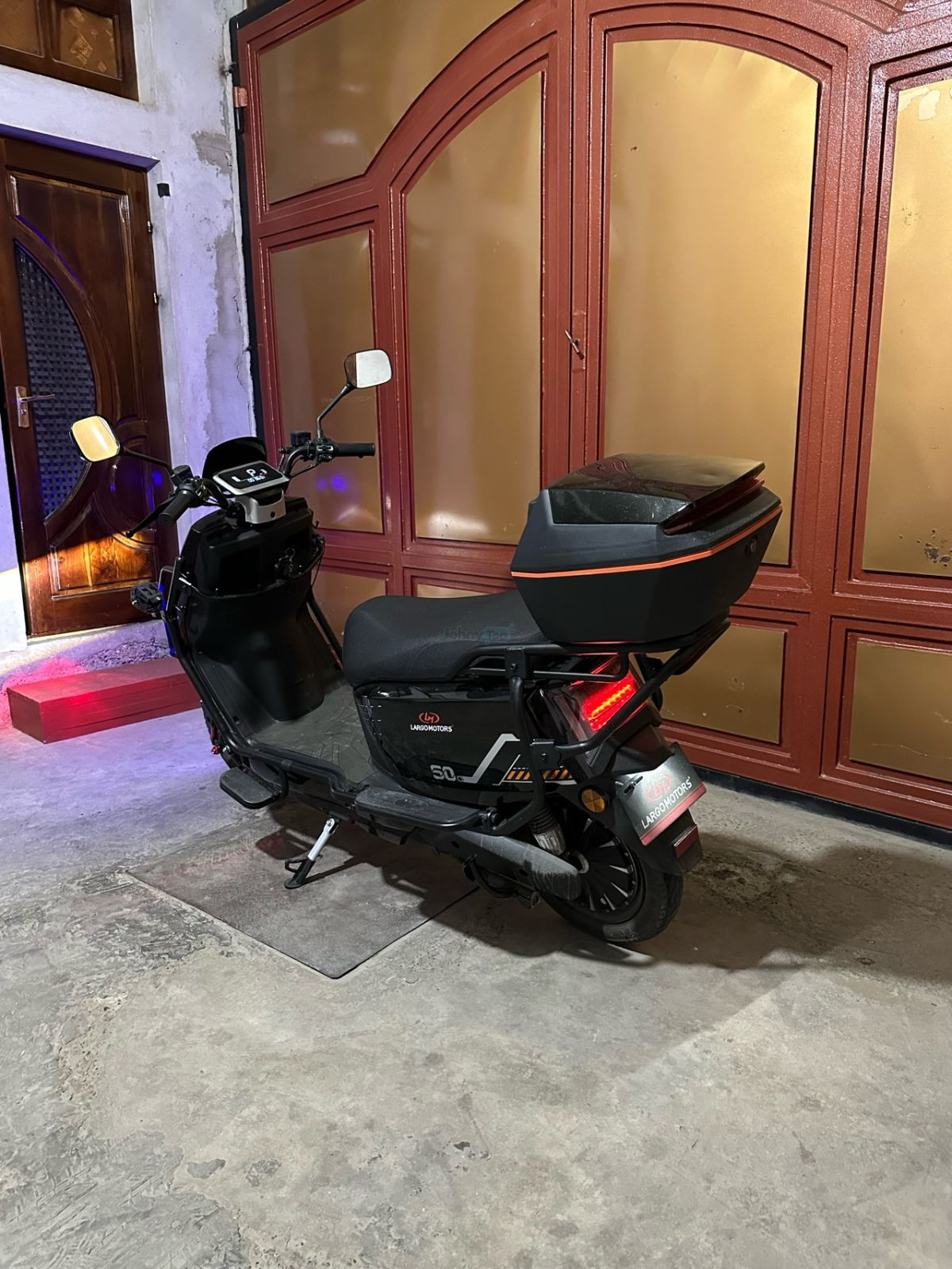 Largo Motors 2026 yangi elektr skuter, 1,5 kW, 90 km yuradi, Buxoro shahrida sotiladi — 2