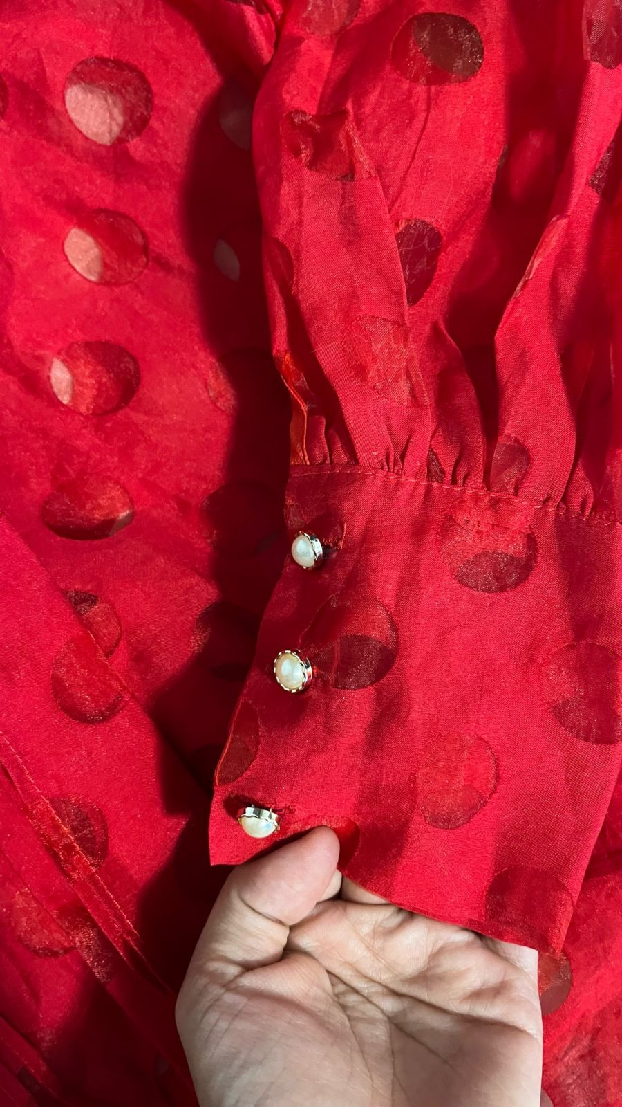 Red shirt for sale, Mirzo Ulugbek — 3