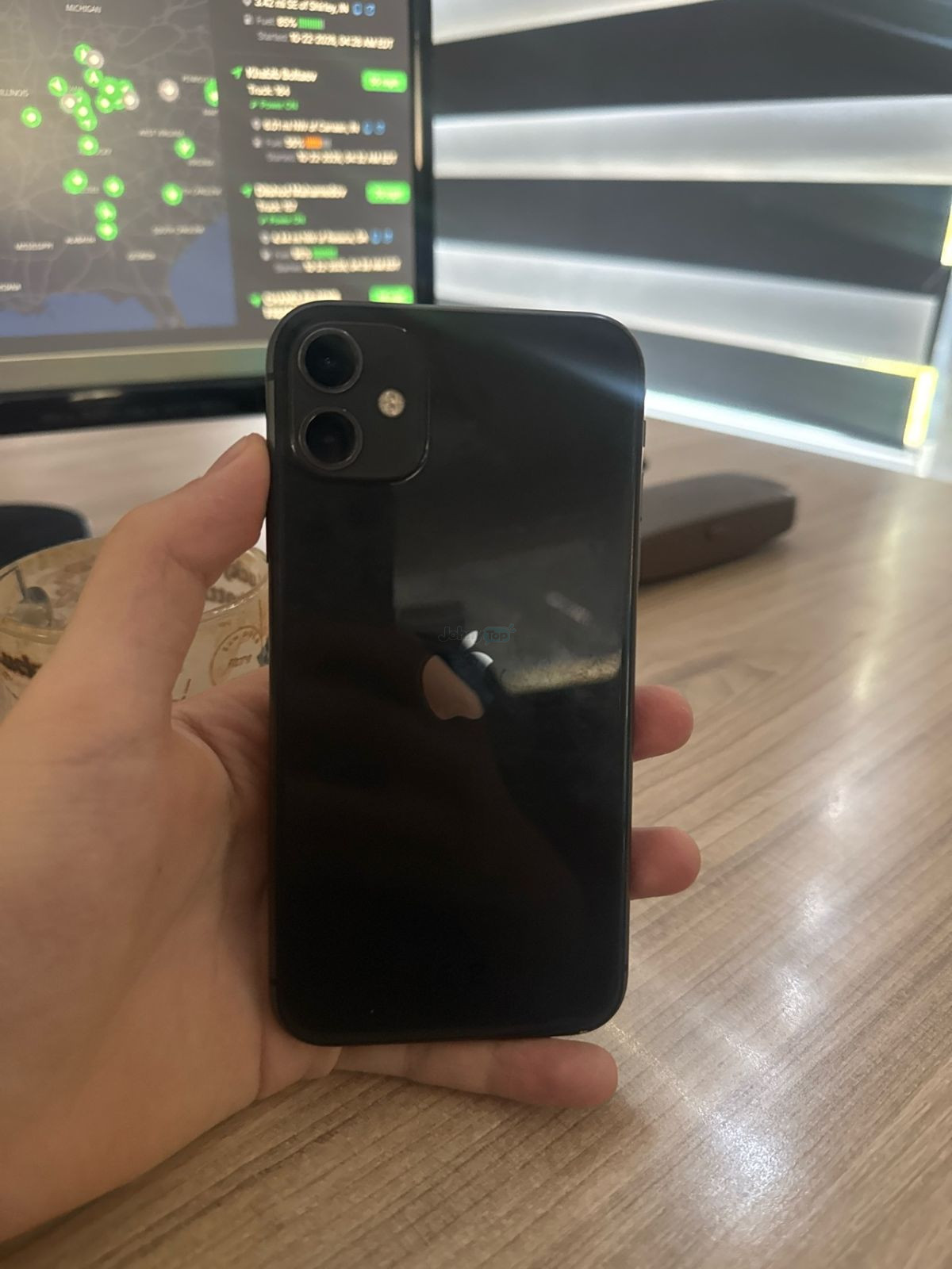 iPhone 11 64 GB sotiladi, Yashnobod — 2