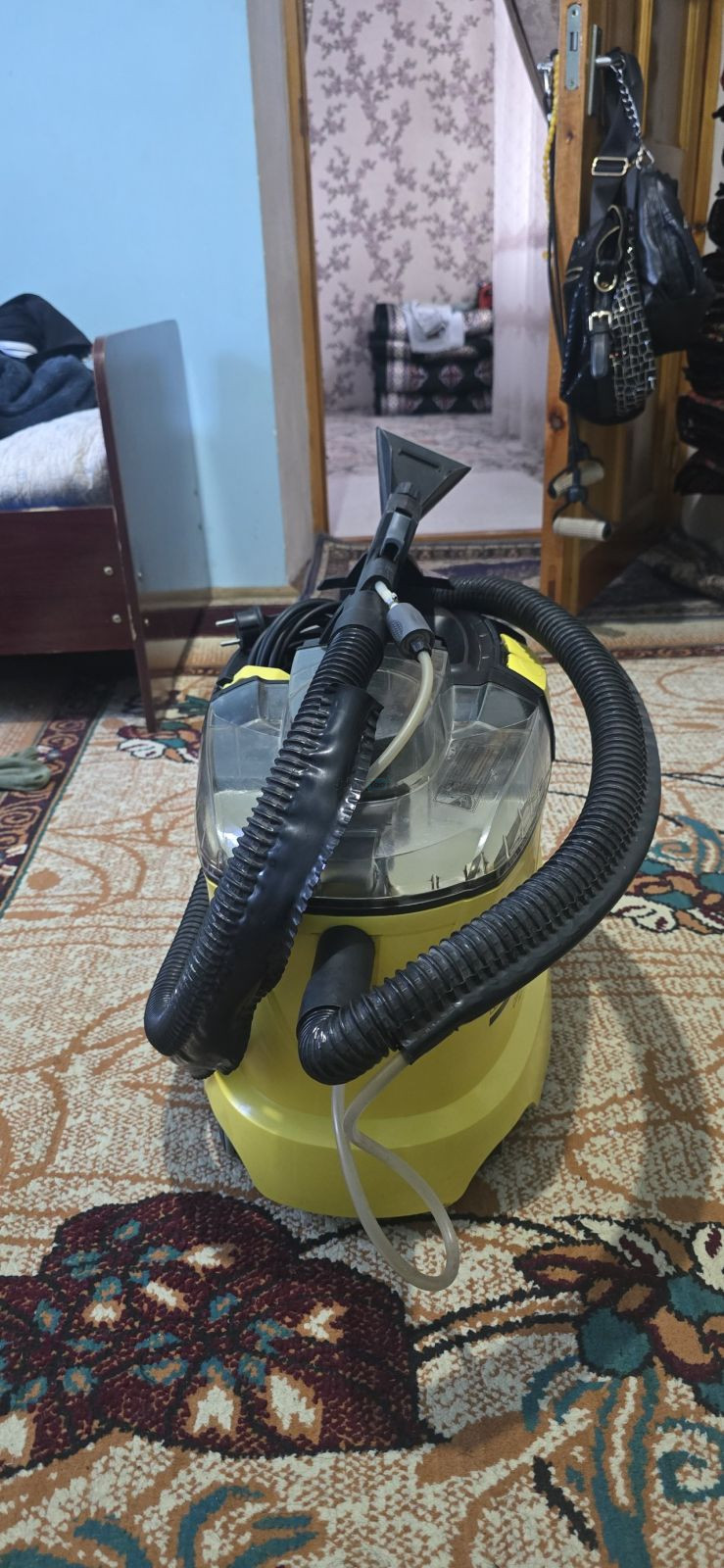 Karcher Puzzi 8/1 C моющий пылесос для мягкой мебели, Багдад — 2