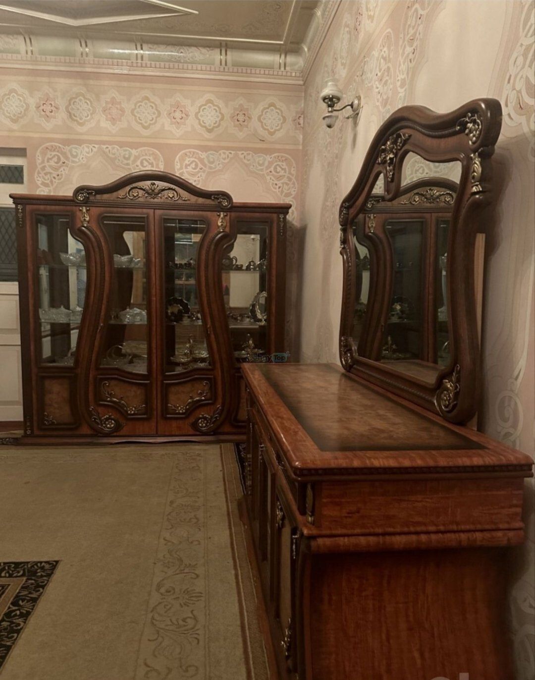Wall unit (gorka) and dresser furniture set for sale, Jizzax — 2