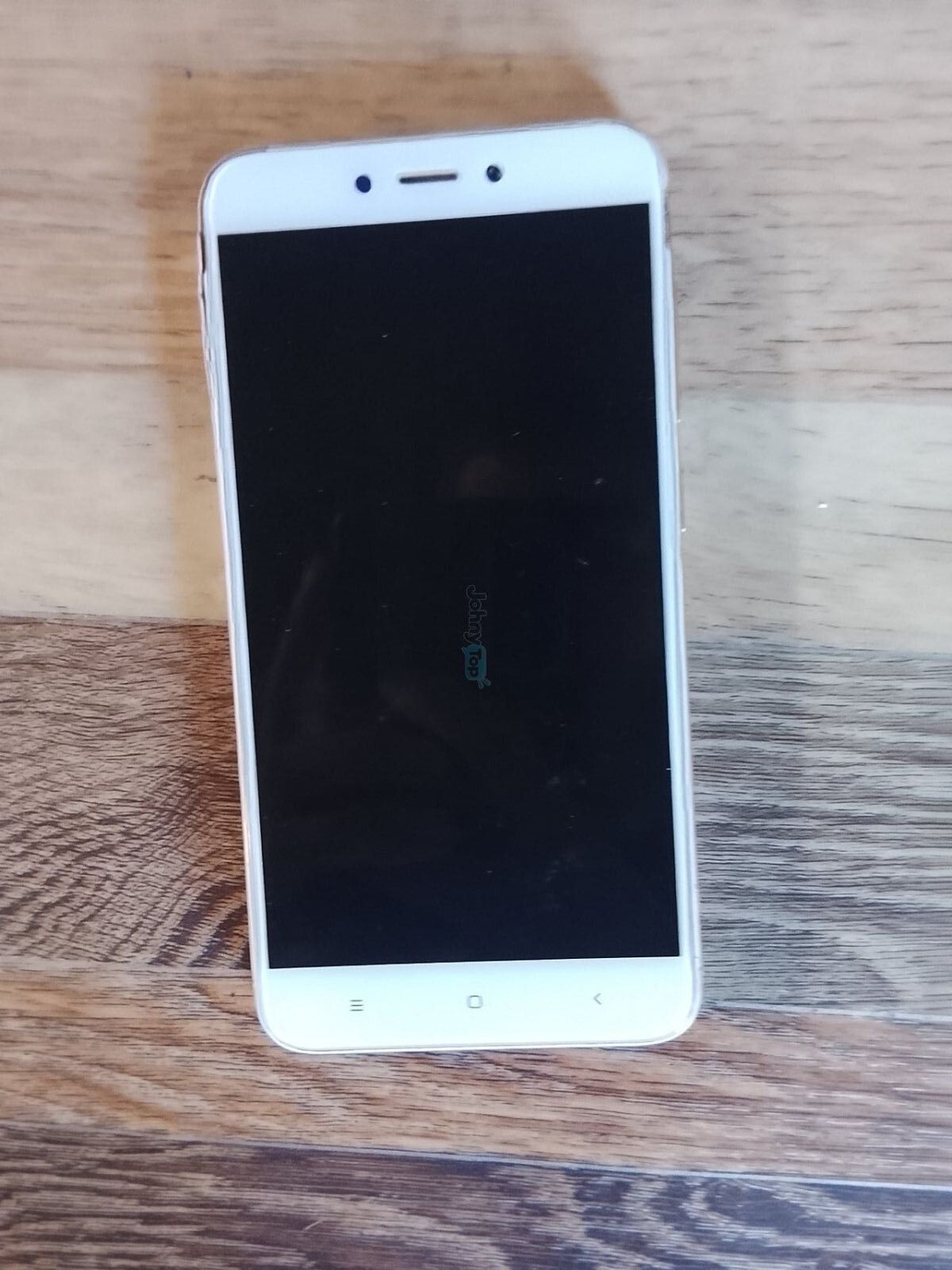 Xiaomi smartfon (oltinrang) sotiladi, Vobkent — 2