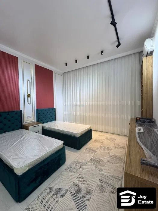 Yakkasaroyda 3 xonali kvartira ijaraga beriladi, 70 m² — 3
