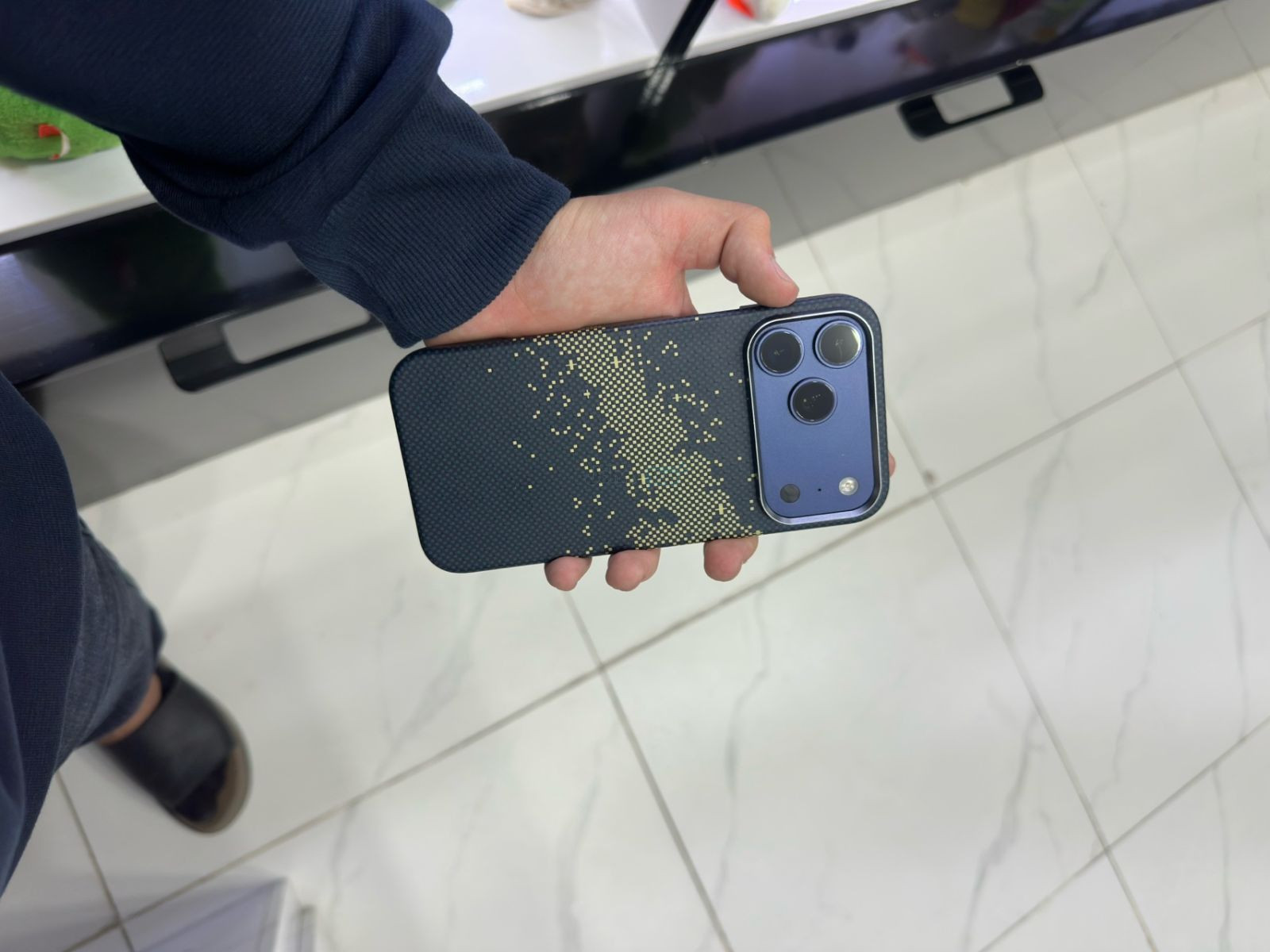 iPhone 17 Pro Max 256 GB, blue, for sale in Qarshi — 2
