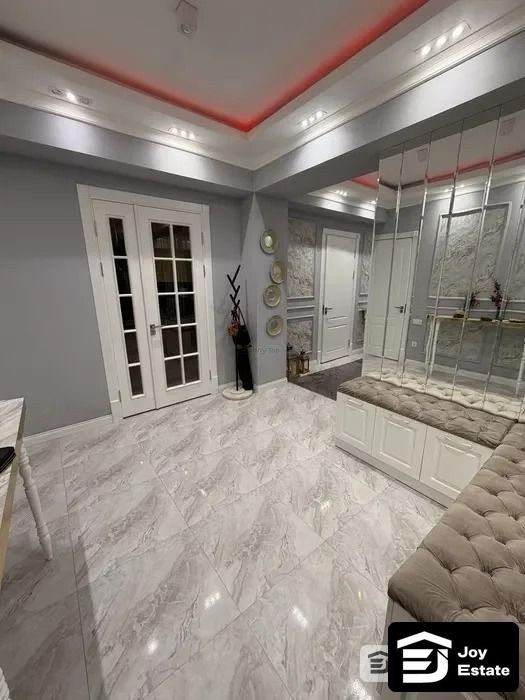 Yakkasaroyda 3 xonali kvartira ijaraga beriladi, 100 m² — 2