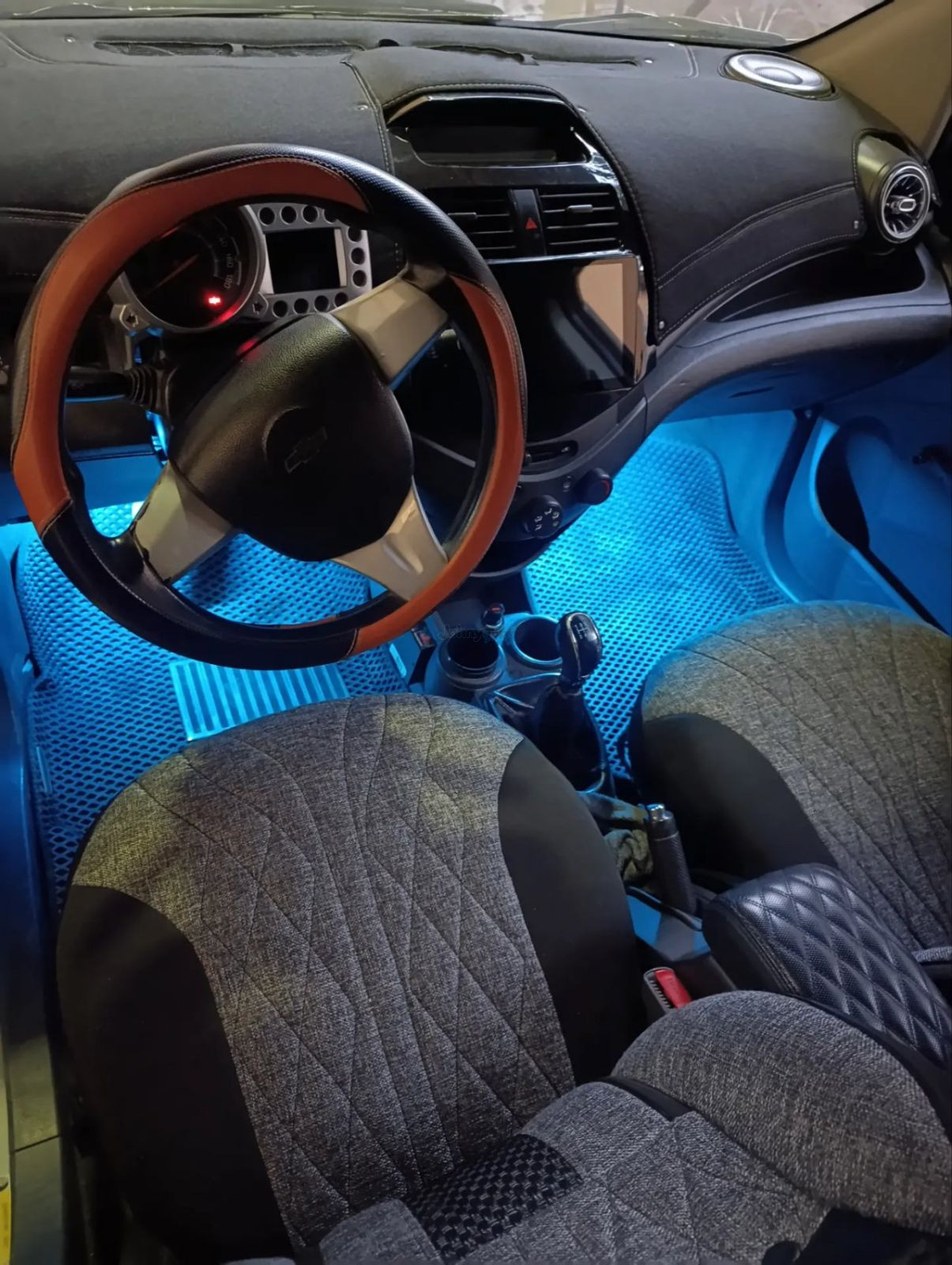Chevrolet Spark 2014 sotiladi, Samarqand — 2