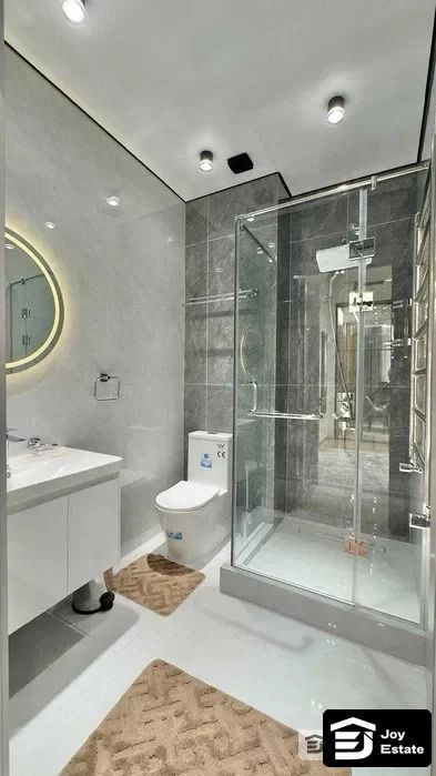 Yakkasaroyda 2 xonali kvartira ijaraga beriladi, Royal House, 55 m² — 2