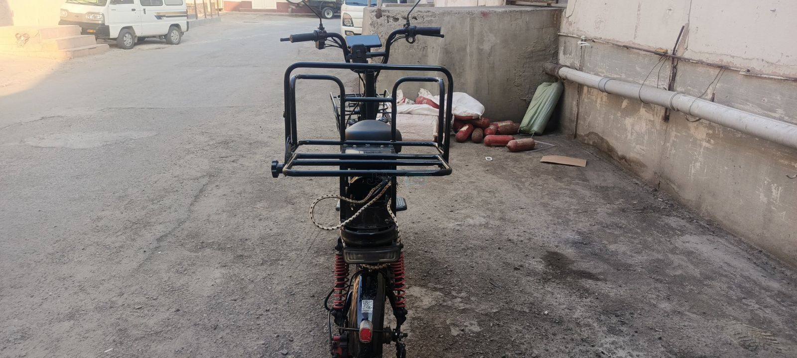 Drongo elektr skuter sotiladi, Yakkasaroy — 2