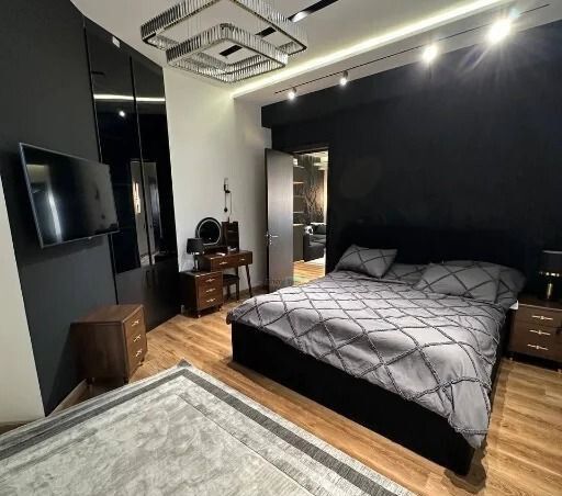 Yakkasaroyda 3 xonali kvartira ijaraga beriladi, 90 m²