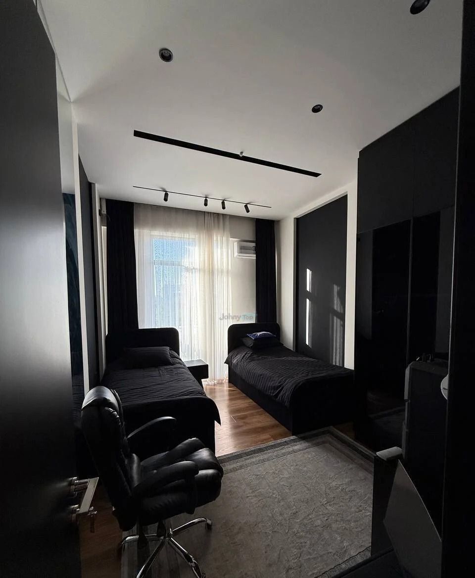 Yakkasaroyda 3 xonali kvartira ijaraga beriladi, 90 m² — 3