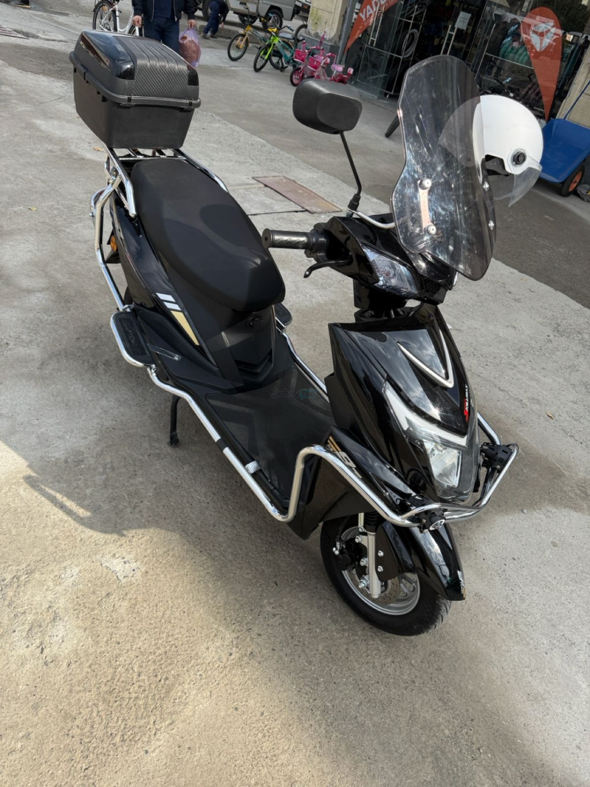 Elektroskuter Skillmax shoshilinch sotiladi, Samarqand — 2