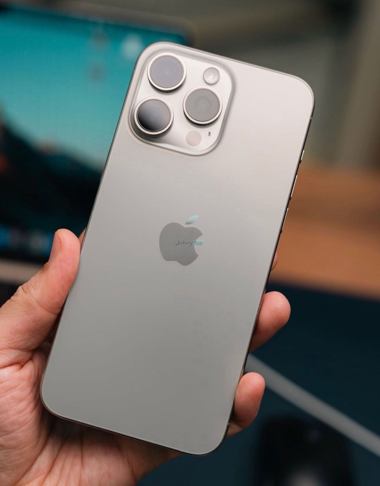 iPhone 15 Pro Max 256 GB Natural Titanium, batareya 92%, Yunusobod sotiladi