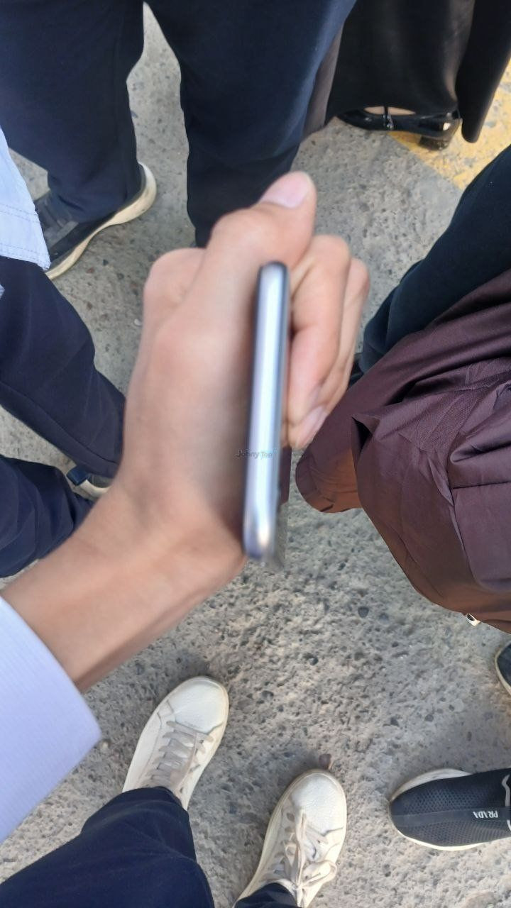 iPhone 6s 32 GB Silver sotiladi, Olmazor (ekrani singan) — 2