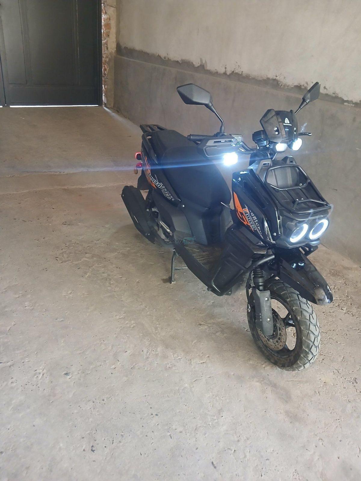 Tank 150 cc black scooter for sale, Zangiota — 2