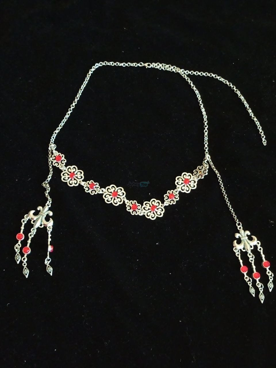 Qo‘lda yasalgan diadema sotiladi, Nukus — 2