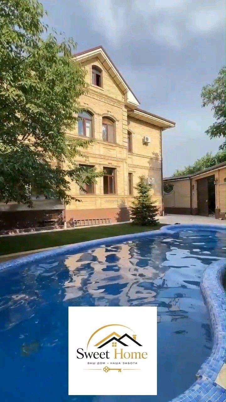 Salorda ekskluziv hovli-joy sotiladi, 24 sotix, 10 xonali, basseynli