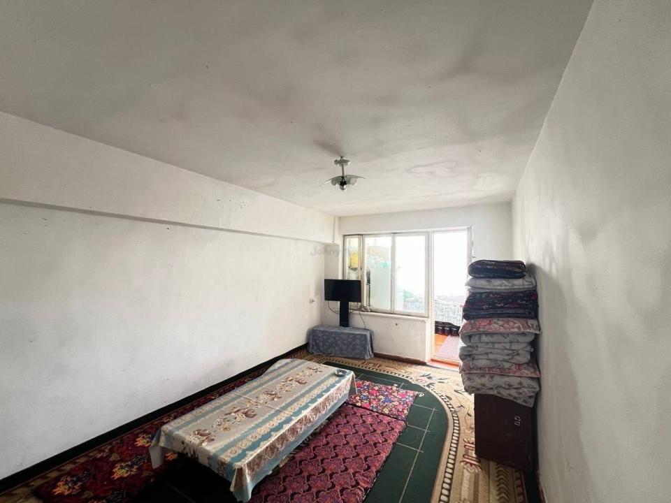 Chilonzor-22 kvartalda 3 xonali kvartira sotiladi, 4-qavat