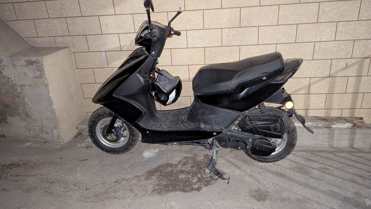 Honda 125cc moped for sale, Mirzo Ulugbek
