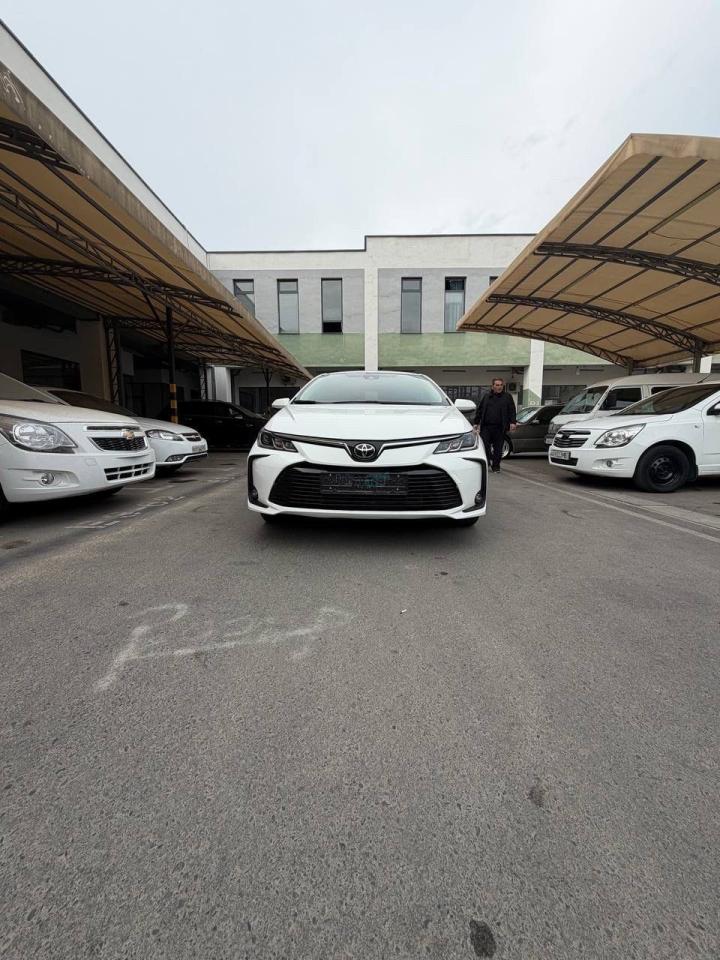 Toyota Corolla 2023 sotiladi, Mirobod