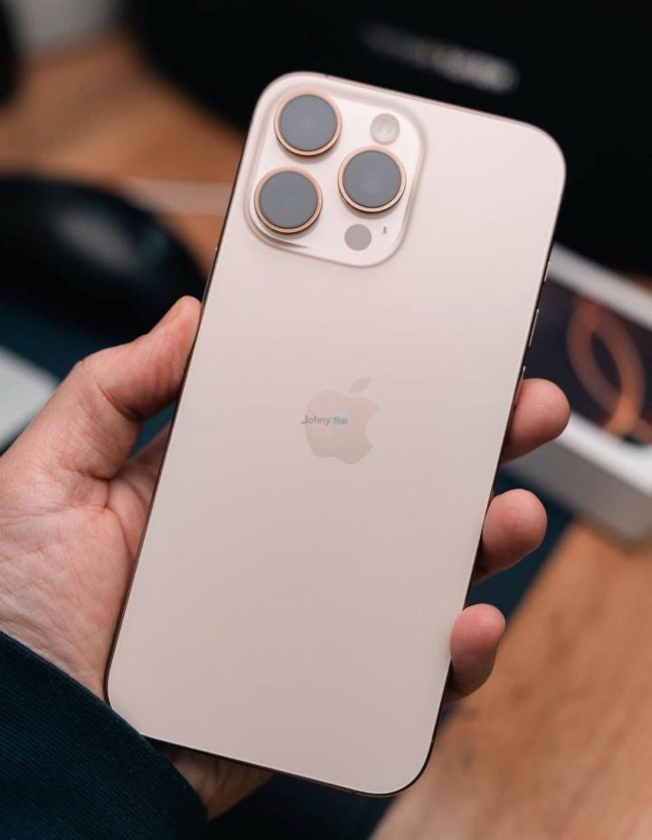 iPhone 16 Pro Max 256GB Desert, batareya 84%, Yunusobod sotiladi