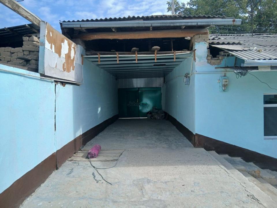 Yangiyo‘lda 4 xonali hovli sotiladi, Zarya (3 sotix)