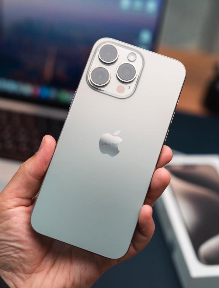 iPhone 15 Pro Max 256GB Natural Titanium sotiladi, Yunusobod