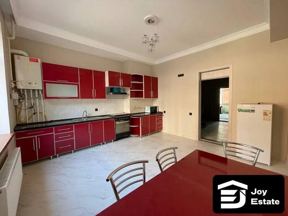 Mirzo Ulug‘bekda 4 xonali kvartira ijaraga beriladi, 140 m²