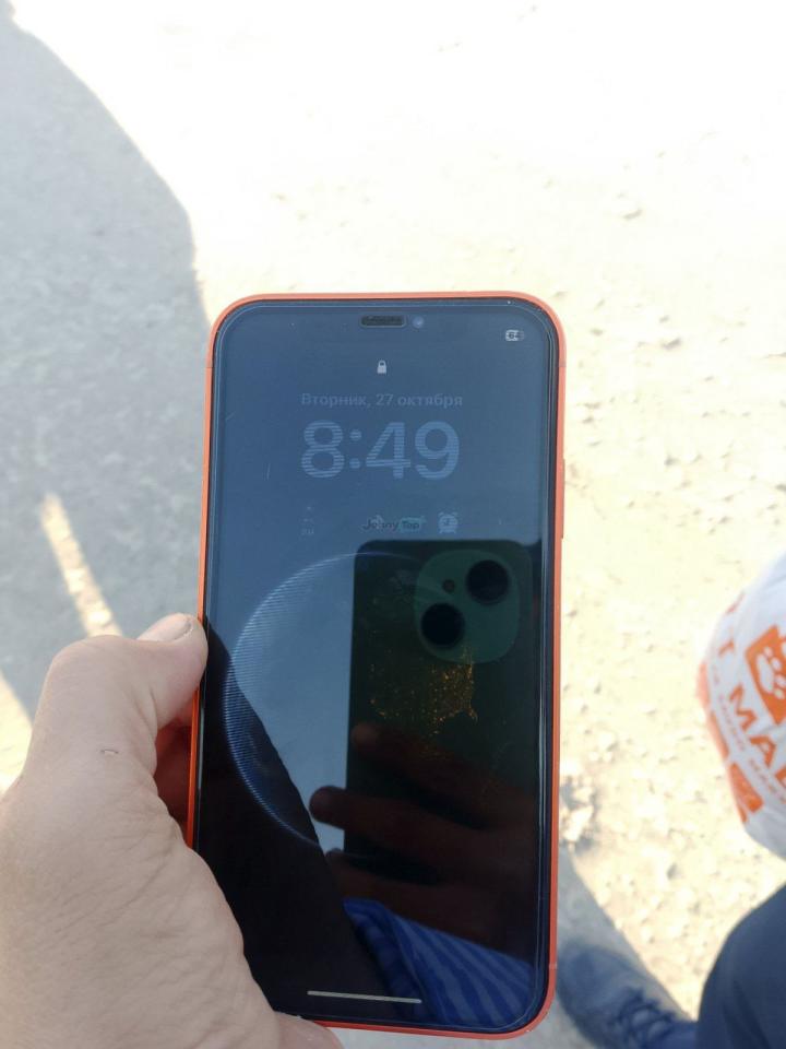 Apple iPhone 128 ГБ в оранжевом корпусе, Жондор, продаётся
