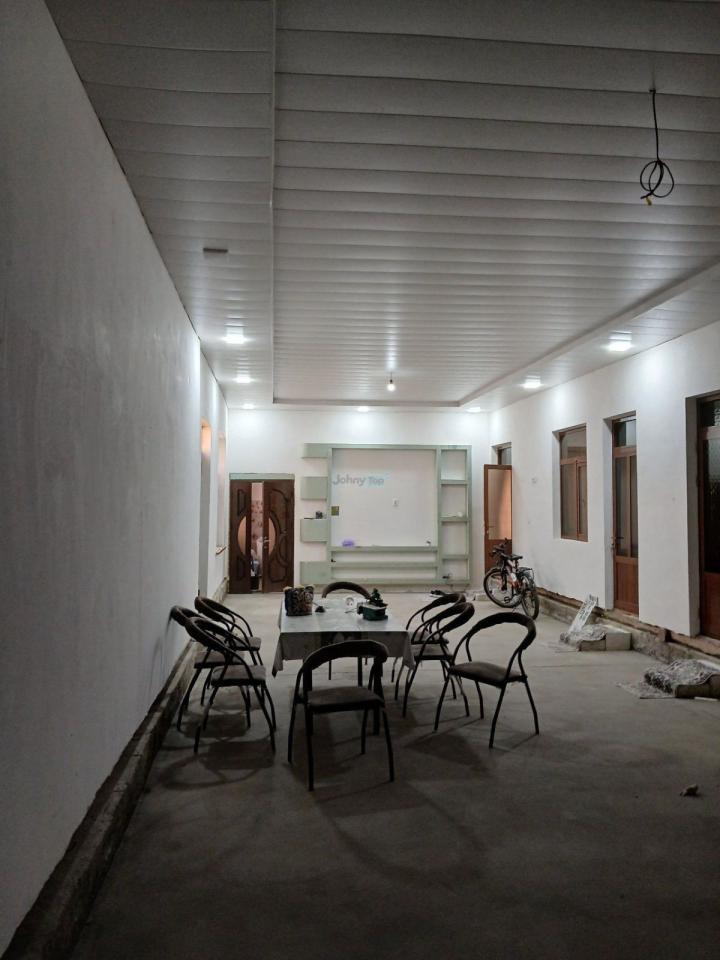 Karobka holatidagi uyli 13,5 sotix uchastka sotiladi, Buxoro