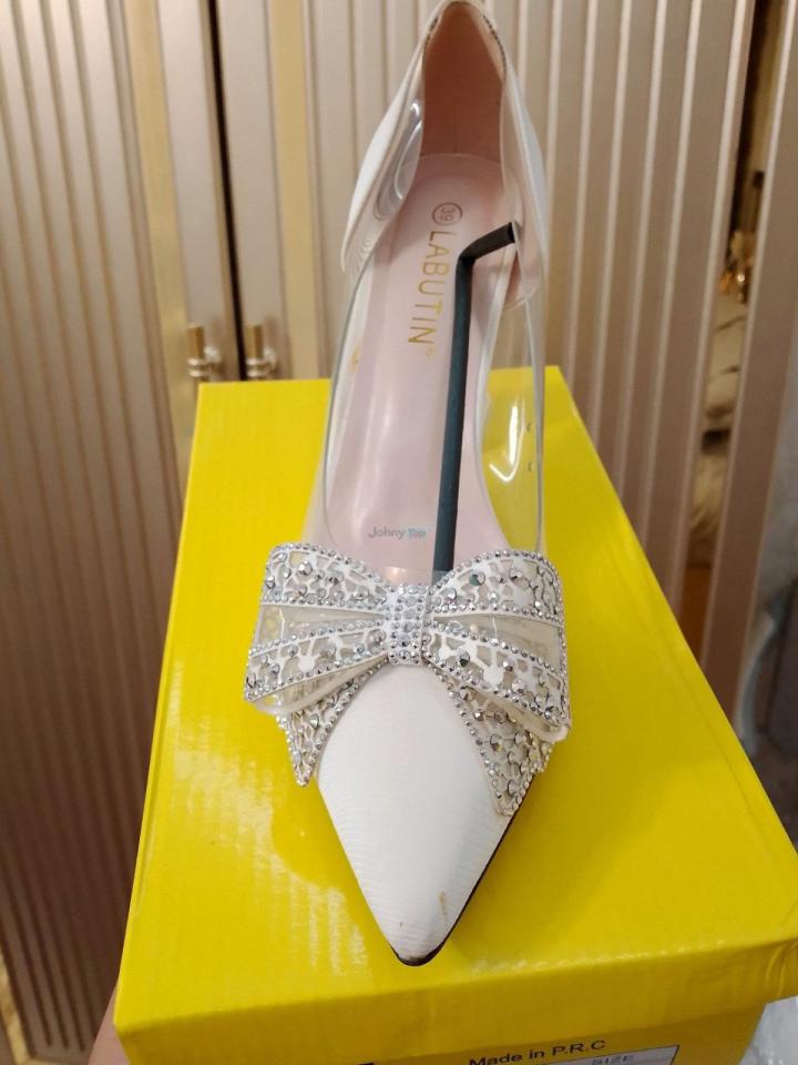 Louboutin uslubidagi ayollar tuflisi, 39 o‘lcham, O‘rtachirchiq